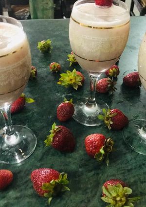 A picture of Strawberry banana smoothie.