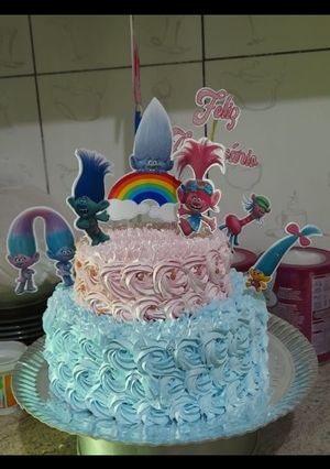Una foto de Torta dos piso varon y nena