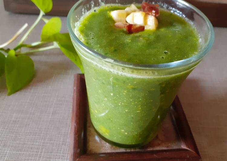 How to Make 3 Easy of Banana-Spinach Smoothie