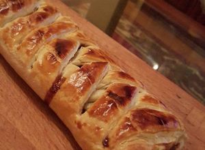 Una foto de Trenza de hojaldre rellena de nocilla