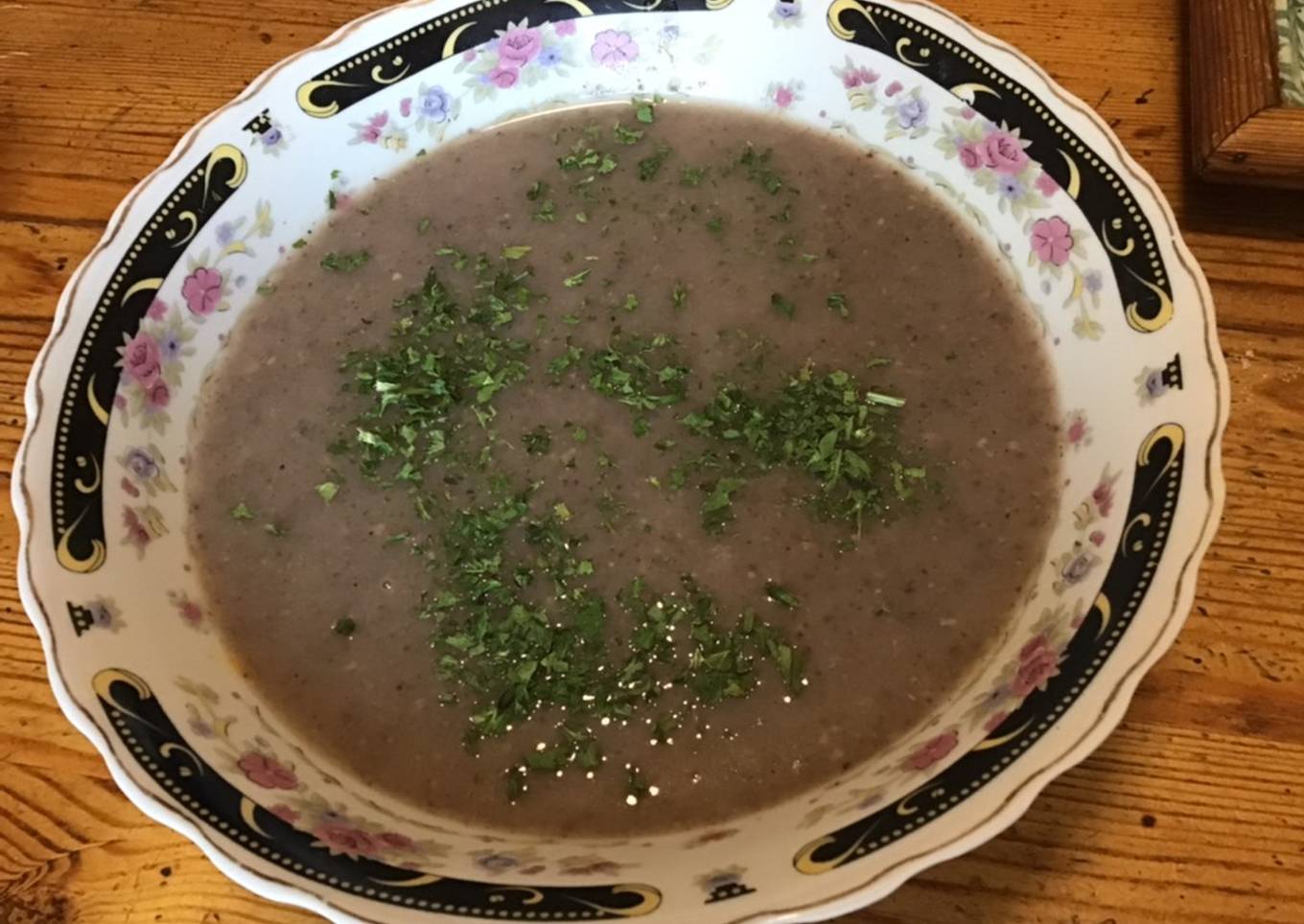 Velouté aux morilles et pommes de terre vitelotte