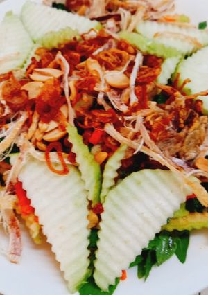 Hình của món Gỏi ổi khô mực.