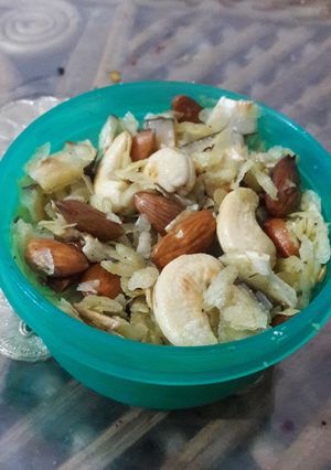 A picture of Dryfruits chivda.