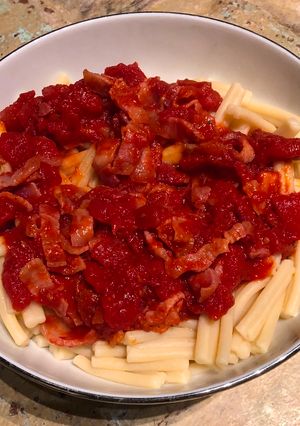 Une photo de Pasta all'amatriciana (pâtes sauce Amatriciana)
