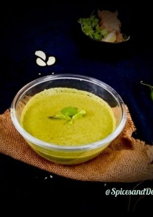 A picture of Mint Chutney/Green Chutney.
