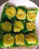 Bánh gói bột lọc tráng trên lá chuối