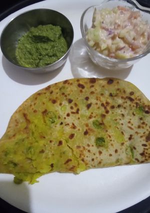 A picture of Aloo matar paratha.