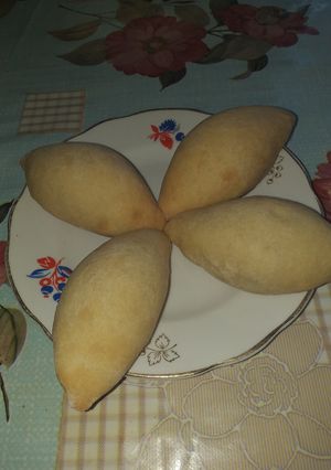 Фото Бездрожжевые пирожки с морковью и изюмом.