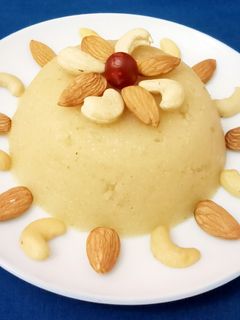 सूजी का हलवा (suji ka halwa recipe in hindi) रेसिपी मुख्य फोटो