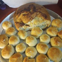 A picture of Small Honey Rolls & Honey loaf.
