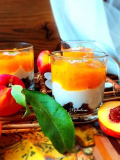 عکسی از دستور دسر سمولینا با سس شلیل