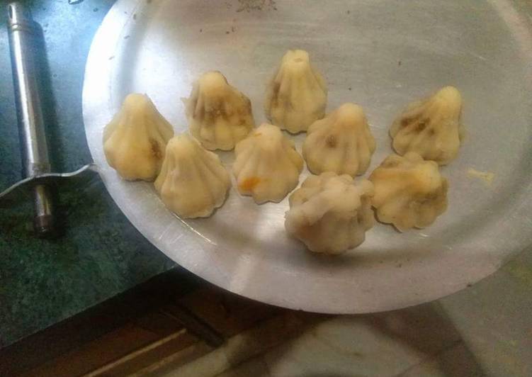 Semolina modak