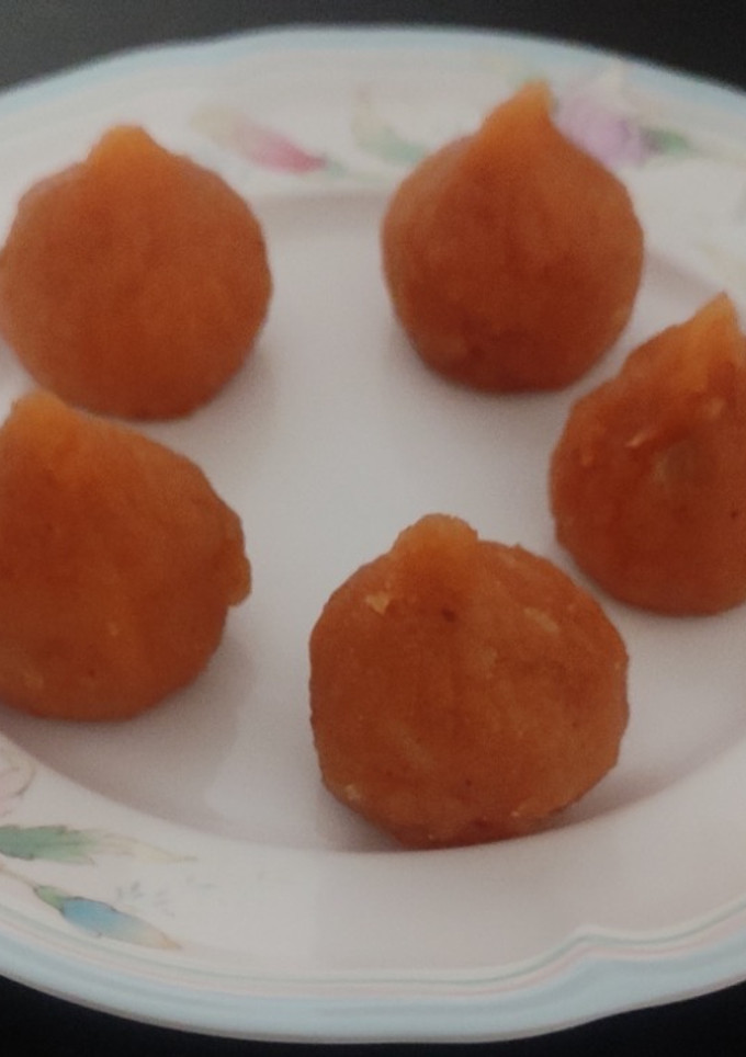 ரவா கேசரி மோதகம் (rava Kesar modakam recipe in tamil) செய்முறை முக்கிய புகைப்படம்