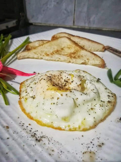 A picture of Half fry Egg.
