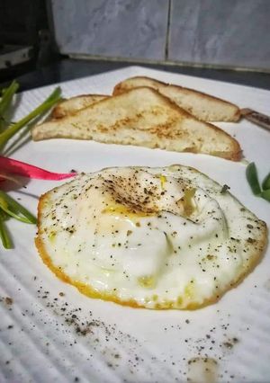 A picture of Half fry Egg.