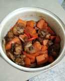 Đùi gà kho củ cải đỏ