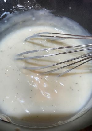 A picture of Cream of Chicken (soup/sauce).