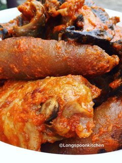 A picture of Peppered Snail and pomo.