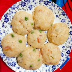A picture of Veg idli.