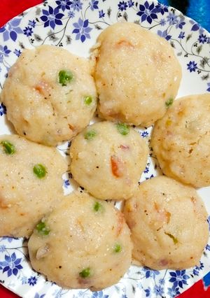 A picture of Veg idli.