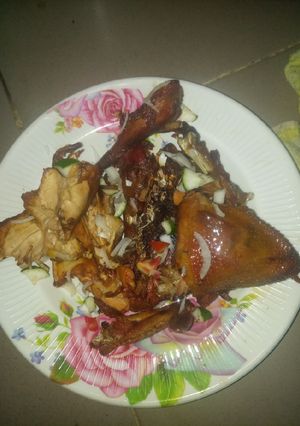 A picture of Fried chicken en veg.