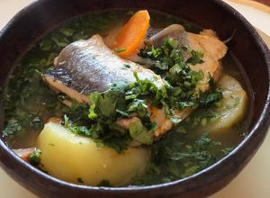 Una foto de Caldillo de merluza austral 🍲