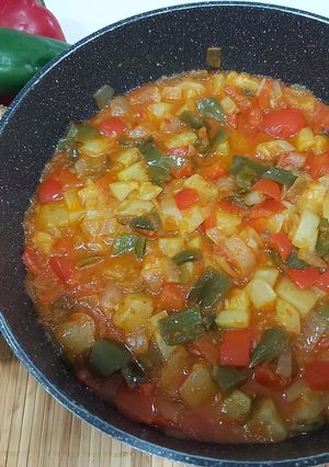 Foto principal de PISTO CASERO en la sartén🌶🥒
