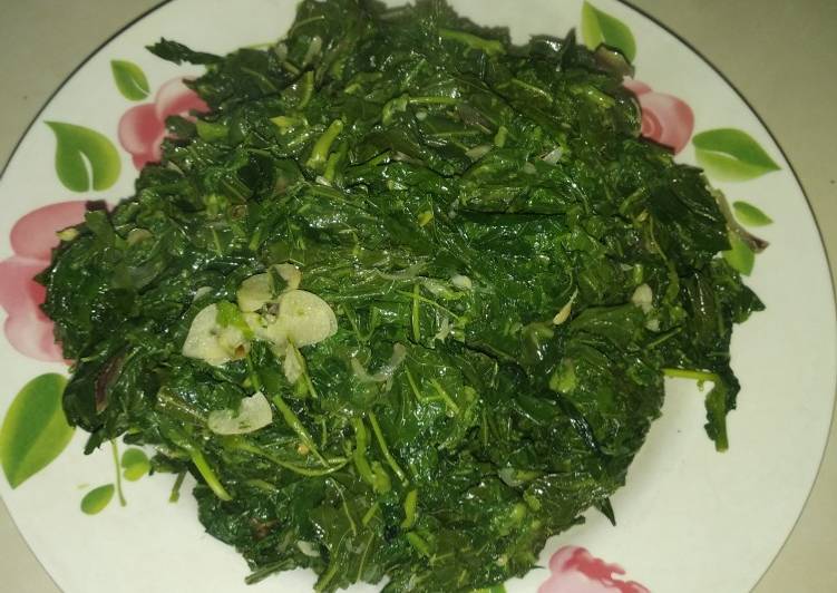 Oseng daun singkong