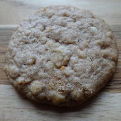 A picture of Peanut Butter Oat Crunch Biscuits.