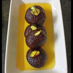A picture of Thanda Thanda Kala Jamun.