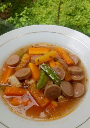 Foto resep Sop Merah Ayam Wortel Sosis