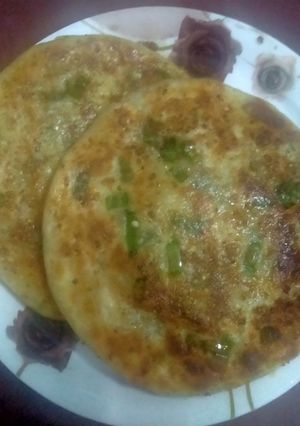 A picture of Potato Cheese Kulcha.