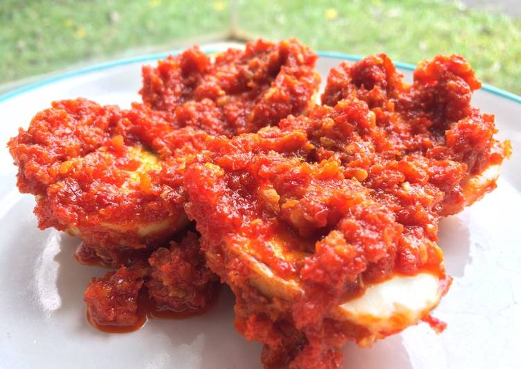 Langkah Mudah untuk Menyiapkan Telur Goreng Balado Anti Gagal