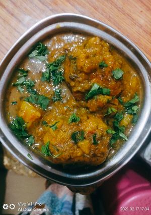 A picture of Papaya kofta curry.