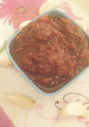 A picture of Tomato garlic chutney.