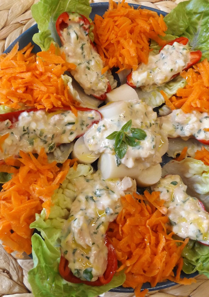 Una foto de Pimientos rojos rellenos (de Padrón)