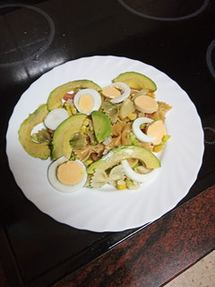 Una foto de Ensalada de pasta corta completa