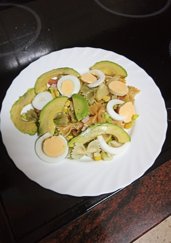 Una foto de Ensalada de pasta corta completa