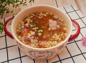 Hình của món Canh cà chua nấu thịt xay thì là.