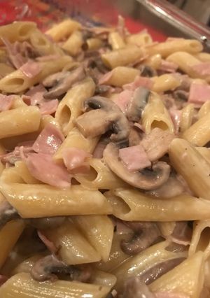 Una foto de Fideos con salsa parisienne