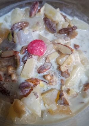A picture of Cocktail nuts creamy salad.
