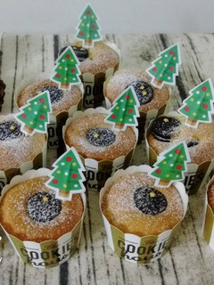 耶誕風OREO戚風杯子蛋糕 的食譜成品照片
