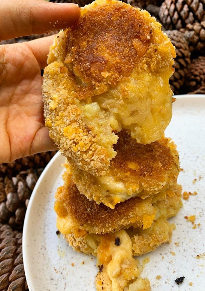 Una foto de Bombas de papa rellenas de queso