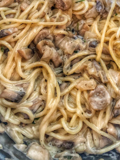 Gombás tejszínes spagetti recept fotója