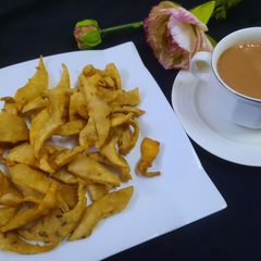 A picture of Homemade namak paray.