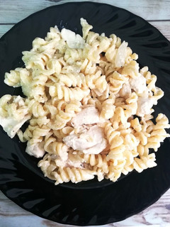 Una foto de Macarrones a 'la Carbonara' de Pollo