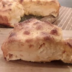 A picture of Sig's German Pudding Cake.
