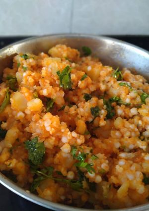 ફરાળી ખીચડી (farali khichdi recipe in gujarati) રેસીપી મુખ્ય ફોટો