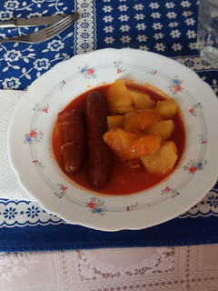Una foto de Chorizos a la sidra con manzana