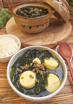 Foto resep Miyeok-guk (Sup Rumput Laut) ☆Minggu 15☆